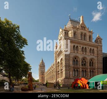 LONDRA, Regno Unito - 12 SETTEMBRE 2009: Vista esterna del Museo di Storia Naturale di Kernsington Foto Stock