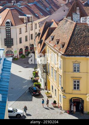 Vista dalla Torre Firewatch sulla città. Sopron in Transdanubia, nella parte occidentale dell'Ungheria, vicino al confine con l'Austria. Europa, Europa orientale, Ungheria Foto Stock