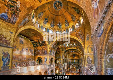 Vista interna della Basilica di San Marco, Venezia, Veneto, Italia Foto Stock