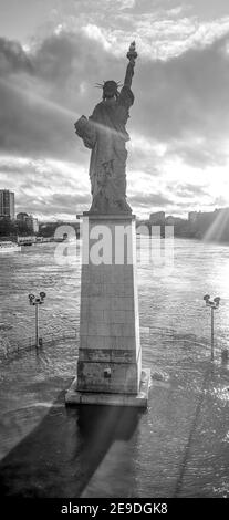 INONDAZIONI SENNA A PARIGI Foto Stock