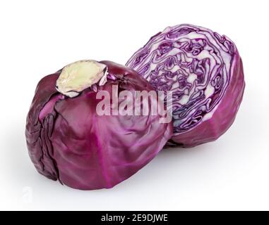 Cavolo rosso isolato su sfondo bianco con tracciato di ritaglio Foto Stock