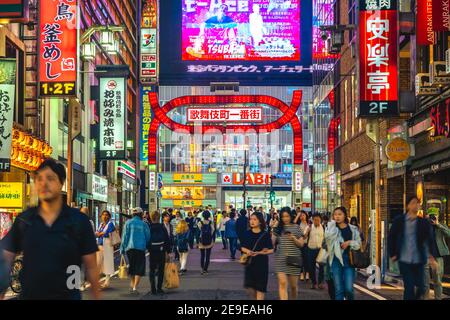 11 giugno 2019: Kabukicho, una città insonne, anche il quartiere a luci rosse situato a Shinjuku, Tokyo, Giappone. Il nome Kabukicho deriva dalla fine degli anni '40 pl Foto Stock