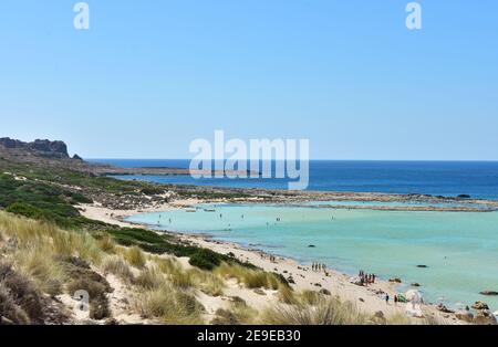 Vista della splendida laguna azzurra di Balos sull'isola greca di Creta, incredibile paradiso paesaggistico. Foto Stock