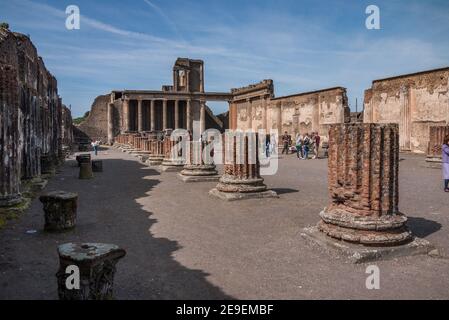 Pompei, antica città nei pressi di Napoli, sepolta sotto cenere vulcanica nell'eruzione del Vesuvio nel 79 d.C., in gran parte conservata sotto la cenere Foto Stock