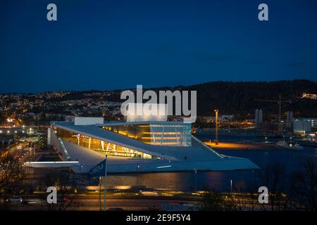 Den Norske Operahuset, Teatro dell'Opera norvegese, Kirsten Flagstads Plass, Oslo, Norvegia. Foto Stock