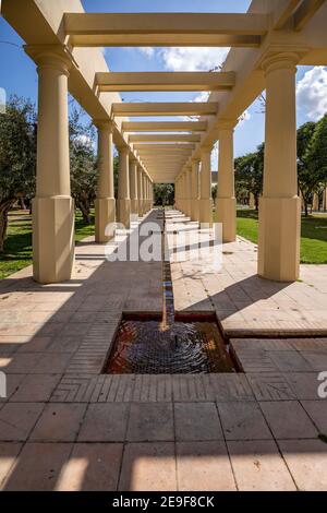 Arcade nel Parco della Città, nel letto del fiume Vecchio della Turia a Valencia, Spagna, Europa Foto Stock