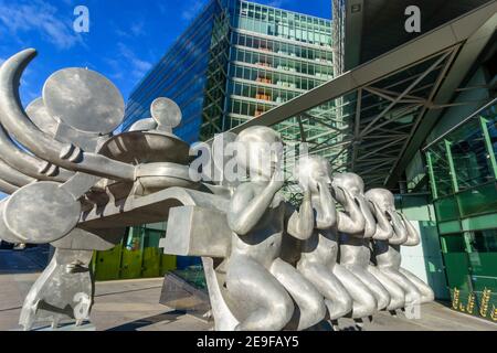 Wien, Vienna: Sede di STRABAG se a Donau City, scultura 'senza titolo' di Bruno Gironcoli nel 22. Donaustadt, Vienna, Austria Foto Stock