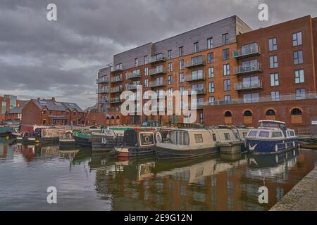 Porticciolo per barche sul canale Rochdale, famoso in tutto il mondo Foto Stock