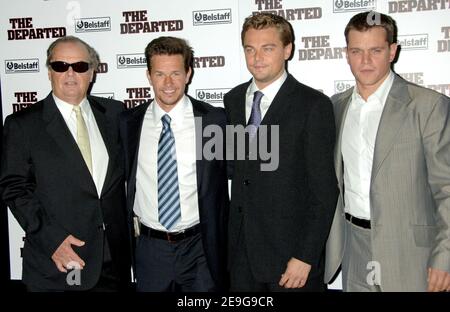 I membri del cast Jack Nicholson, Mark Wahlberg, Leonardo DiCaprio e Matt Damon partecipano alla prima 'The Departed', tenutasi al Teatro Ziegfeld di New York City, NY, USA il 26 settembre 2006. Foto di David Miller/ABACAPRESS.COM Foto Stock