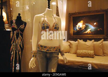 La collezione privata di Cher sarà messa all'asta a Sothebys. Los Angeles, California, USA, il 29 settembre 2006. Foto di Lionel Hahn/ABACAPRESS.COM Foto Stock