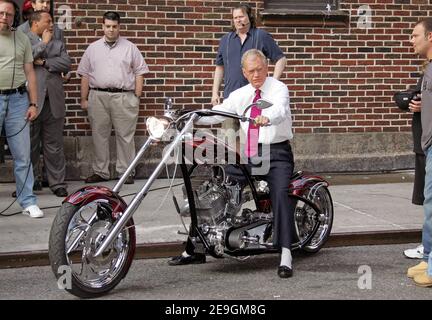 Il 26 luglio 2006, l'ospite della TV David Letterman si esibì in un elicottero per le strade per il suo programma televisivo 'Late Show with David Letterman' a New York, NY, USA. Foto di Charles Guerin/ABACAPRESS.COM Foto Stock