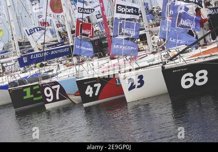 Illustrazione prima della gara solista: 9 skipper, di cui 29 rooky, cinque donne e sei iscritti internazionali, hanno presentato le loro iscrizioni alla la Solitaire Afflelou le Figaro 2006, per vincere la gara solistica di 1,898 miglia nautiche tra Francia, Spagna e Irlanda, Che produrrà il vincitore assoluto della 37a edizione a Cherbourg-Octeville, Francia, il 1° agosto 2006. Foto di Nicolas Chauveau/Cameleon/ABACAPRESS.COM Foto Stock