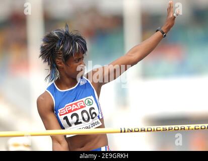 Eunice Barber in Francia compete sul salto di Hight Jump dell'eptathlon durante i Campionati europei di pista e campo, a Goteborg, Svezia, il 7 agosto 2006. Foto di Guibbaud-Kempinaire/Cameleon/ABACAPRESS.COM Foto Stock