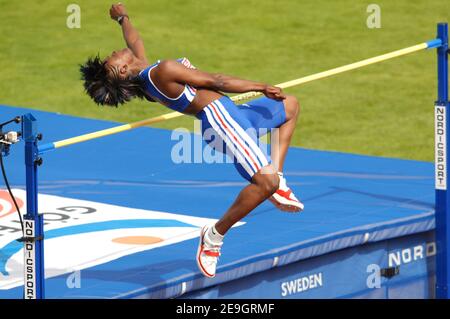 Eunice Barber in Francia compete sul salto di Hight Jump dell'eptalthlon durante i Campionati europei di pista e campo, a Goteborg, Svezia, il 7 agosto 2006. Foto di Guibbaud-Kempinaire/Cameleon/ABACAPRESS.COM Foto Stock