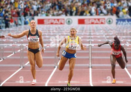 La svedese Suzanna Kallur si esibisce su 100 metri fa precipitare le donne durante i Campionati europei di pista e campo, a Goteborg, Svezia, il 11 agosto 2006. Foto di Guibbaud-Kempinaire/Cameleon/ABACAPRESS.COM Foto Stock