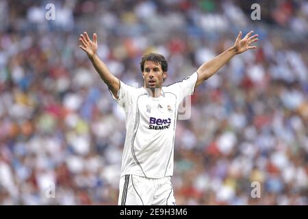 Ruud Van Nistelrooy del Real Madrid in azione durante la partita di calcio della Lega Spagnola, Real Madrid vs Villareal, a Madrid, Spagna, il 27 agosto 2006. Il gioco si è concluso in un pareggio 0-0. Foto di Christian Liegi/ABACAPRESS.COM Foto Stock