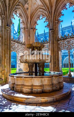 Fontana di lavabo presso il monastero di Batalha in Portogallo Foto Stock