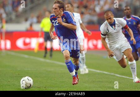 La Francia Frank Ribery compete durante la partita di qualificazione della Coppa europea UEFA 2008 Gruppo B Francia vs Italia, allo Stade de France di Saint-Denis, a nord di Parigi. La Francia ha vinto il 3-1, il 6 settembre 2006. Foto di Guibbaud-Taamalah/Cameleon/ABACAPRESS.COM Foto Stock