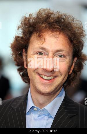 La giornalista francese Stephane Bern si pone al Centre International Deauville prima della proiezione del film "Bobby" durante il 32° Festival del cinema americano a Deauville, in Normandia, in Francia, l'8 settembre 2006. Foto di Denis Guignebourg/ABACAPRESS.COM Foto Stock