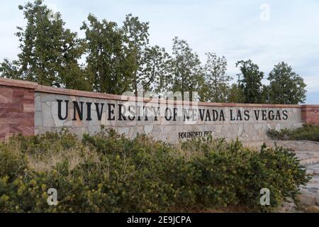 Il cartello d'ingresso all'Università del Nevada Las Vegas, mercoledì 3 febbraio 2020, a Las Vegas. Foto Stock