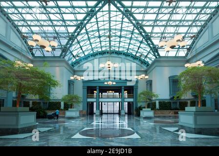 Il Giardino d'Inverno, il fiore all'occhiello architettonico dell'Harold Washington Library Center a Chicago, Illinois. Foto Stock