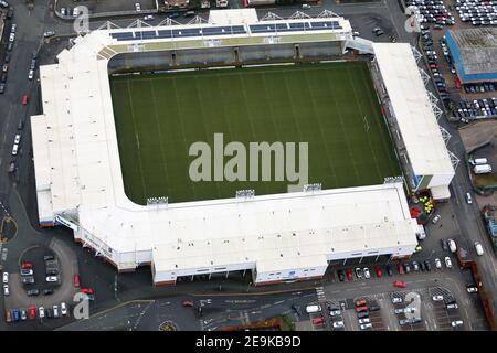 Vista aerea del campo di rugby e del centro conferenze dello stadio Halliwell Jones. Sede del club di rugby Warrington Wolves. Foto Stock