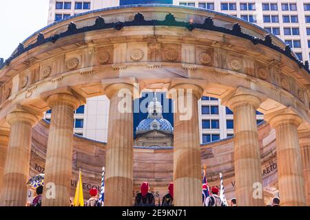 Piazza ANZAC di fronte alla stazione ferroviaria centrale di Brisbane nel centro di Brisbane, Australia, 2021 Foto Stock