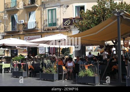 Gelateria Ercole a Pizzo, famosa per servire il Tartufo originale dal 1965, Pizzo, Calabria, Italia Foto Stock