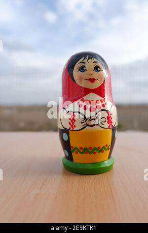 Bambola Matryoshka tradizionale all'aperto Foto Stock