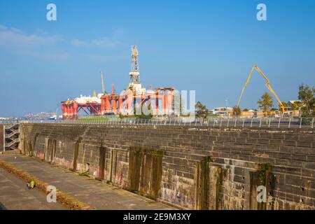 Regno Unito, Irlanda del Nord, Belfast, Titanic's Dock and Pump House, bacino di Dry dove il titanic si è seduto alla vigilia del suo primo e ultimo viaggio in aprile Foto Stock