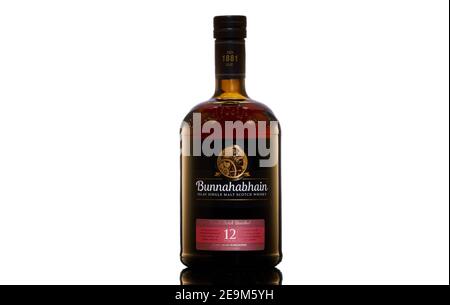 Bunnahabhain 12 Islay Single Malt Scotch Whisky su un bianco sfondo Foto Stock