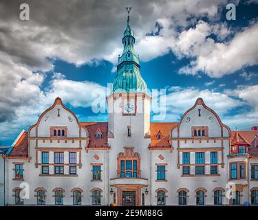 KARLSHAMN, SVEZIA - 01 AGOSTO 2020: Il municipio che è stato costruito dal 1899 al 1900. L'edificio è stato progettato dall'architetto Lindberg in olandese ren Foto Stock