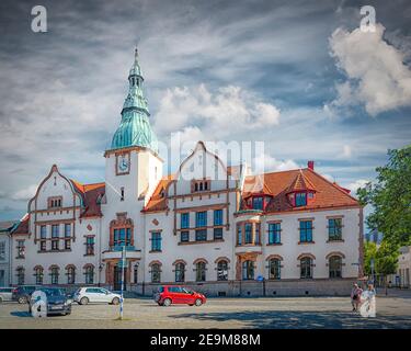 KARLSHAMN, SVEZIA - 01 AGOSTO 2020: Il municipio che è stato costruito dal 1899 al 1900. L'edificio è stato progettato dall'architetto Lindberg in olandese ren Foto Stock