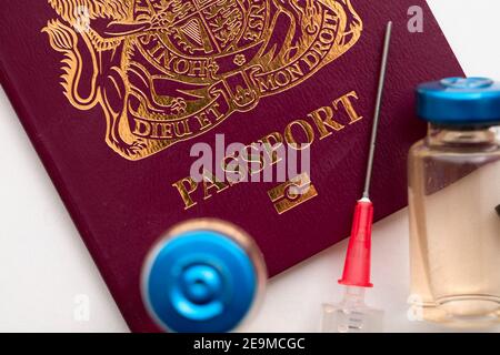 Concetto di passaporto di viaggio per il vaccino del coronavirus nel Regno Unito Foto Stock