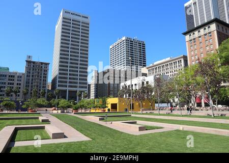 LOS ANGELES, Stati Uniti d'America - Aprile 5, 2014: la gente visita Pershing Square a Los Angeles. Los Angeles è la seconda città più popolosa del USA 3,792,621 (persone) Foto Stock