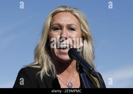 Il rappresentante degli Stati Uniti Marjorie Taylor Greene (R-GA) parla ai media sul voto della Camera per quanto riguarda i suoi incarichi di Comitato su Capitol Hill a Washington il 5 febbraio 2021. Foto di Yuri Grippas/ABACAPRESS.COM Foto Stock