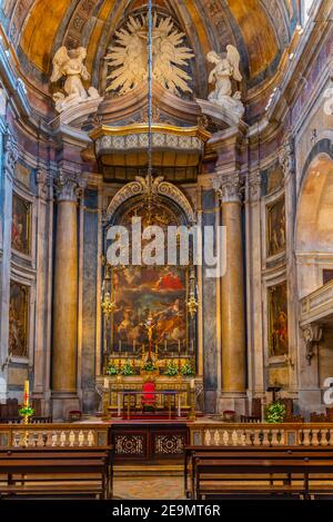 LISBONA, PORTOGALLO, 1 GIUGNO 2019: Interno della basilica da estrela a Lisbona, Portogallo Foto Stock