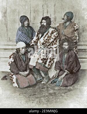 Foto della fine del XIX secolo - Gruppo di Ainu, Giappone Foto Stock