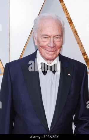 Hollywood, Stati Uniti. 04 marzo 2018. Christopher Plummer cammina sul tappeto rosso durante la novantesima cerimonia dell'Academy Awards, presentata dall'Accademia di arti e scienze del movimento, tenutasi al Dolby Theatre di Hollywood, California il 4 marzo 2018. (Foto di Anthony Behar/Sipa USA) Credit: Sipa USA/Alamy Live News Foto Stock