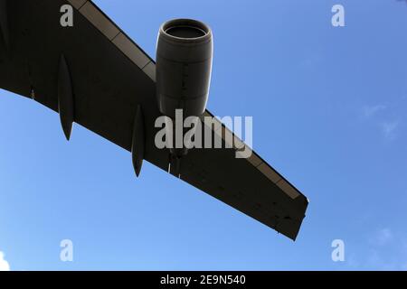 Ala dell'aeroplano, fotografata dal basso Foto Stock