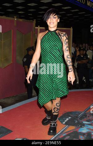 New York, NY--29 agosto 2002--MTV Video Music Awards a radio City Music Hall- ROSA Foto Stock