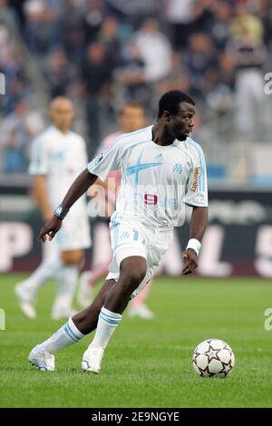 Modeste M Bami in azione durante la sua partita di calcio Ligue 1, Olympique de Marseille vs Toulouse Football Club allo stadio Velodrome di Marsiglia, Francia, il 1° ottobre 2006. Marselle ha vinto 3-0. Foto di Manuel Blondau/Cameleon/ABACAPRESS.COM Foto Stock