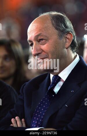 Laurent Fabius, potenziale candidato alle prossime elezioni presidenziali francesi del 2007 durante un incontro a Pantin, Francia, l'8 ottobre 2006. Foto di Mousse/ABACAPRESS.COM Foto Stock