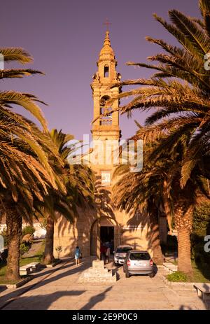 Europa, Spagna, Galizia, Porto do Son, Iglesia de San Vicente de Noal al tramonto (piccola chiesa parrocchiale) Foto Stock