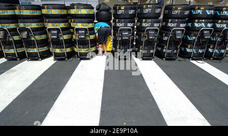 Atmosfera negli stand della pista di Interlagos durante la sessione di qualificazione del Gran Premio del Brasile, nei pressi di San Paolo del Brasile il 21 ottobre 2006. Il Gran Premio di F1 del Brasile si svolgerà domenica 22 ottobre. Foto di Christophe Guibbaud/Cameleon/ABACAPRESS.COM Foto Stock