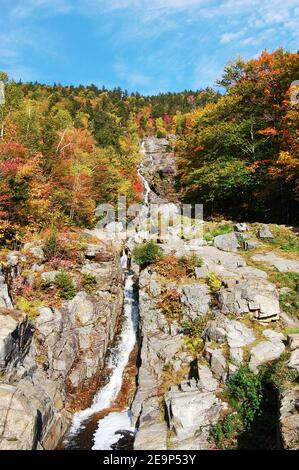 Silver Cascades nel Crawford Notch state Park a White Mountains, New Hampshire, NH, USA. Foto Stock