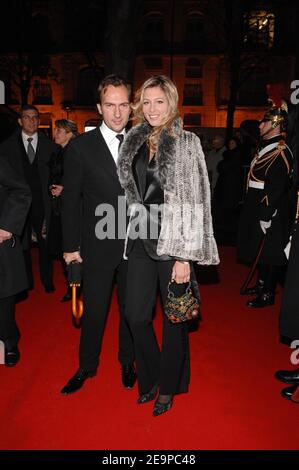 Il francese Jet Setter Sally e Nicolas Brochet partecipano alla quattordicesima edizione del 'Gala de l'Espoir' che si tiene presso il 'Theatre des Champs-Elysees' di Parigi, in Francia, il 21 novembre 2006. Foto di Nicolas Khayat/ABACAPRESS.COM Foto Stock