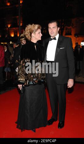 Il principe Charles-Philippe d'Orleans con la sua fidanzata Duchessa Diana di Cadaval partecipa alla quattordicesima edizione del 'Gala de l'Espoir' che si tiene presso il 'Theatre des Champs-Elysees' di Parigi, in Francia, il 21 novembre 2006. Foto di Nicolas Khayat/ABACAPRESS.COM Foto Stock