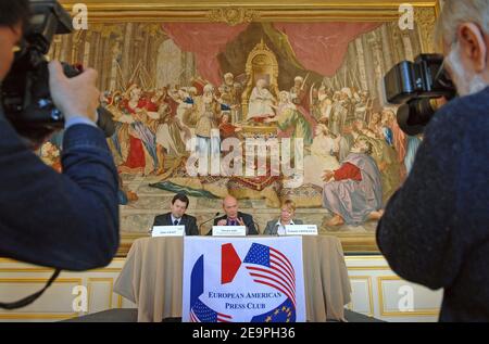 Il direttore generale francese dell'OMC Pascal Lamy parla durante una conferenza stampa tenutasi il 06 dicembre 2006 presso il "Cercle de l'Union Inter alliee" di Parigi. La conferenza stampa è stata curata dall'European American About Club "come lasciare il ciclo Doha dell'attuale vicolo cieco". Foto di Christophe Guibbaud/ABACAPRESS.COM Foto Stock