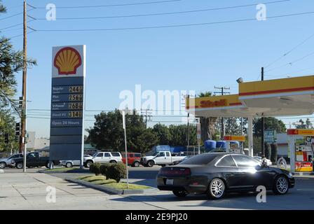 Distributore di benzina a Los Angeles, California, USA il 7 dicembre 2006. Foto di Lionel Hahn/ABACAPRESS.COM Foto Stock